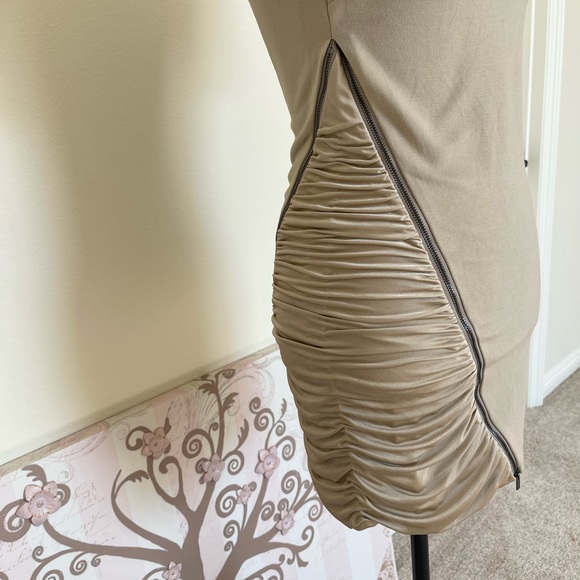 BCBG MaxAzria Mini Dress Size XS - Picture 4 of 8